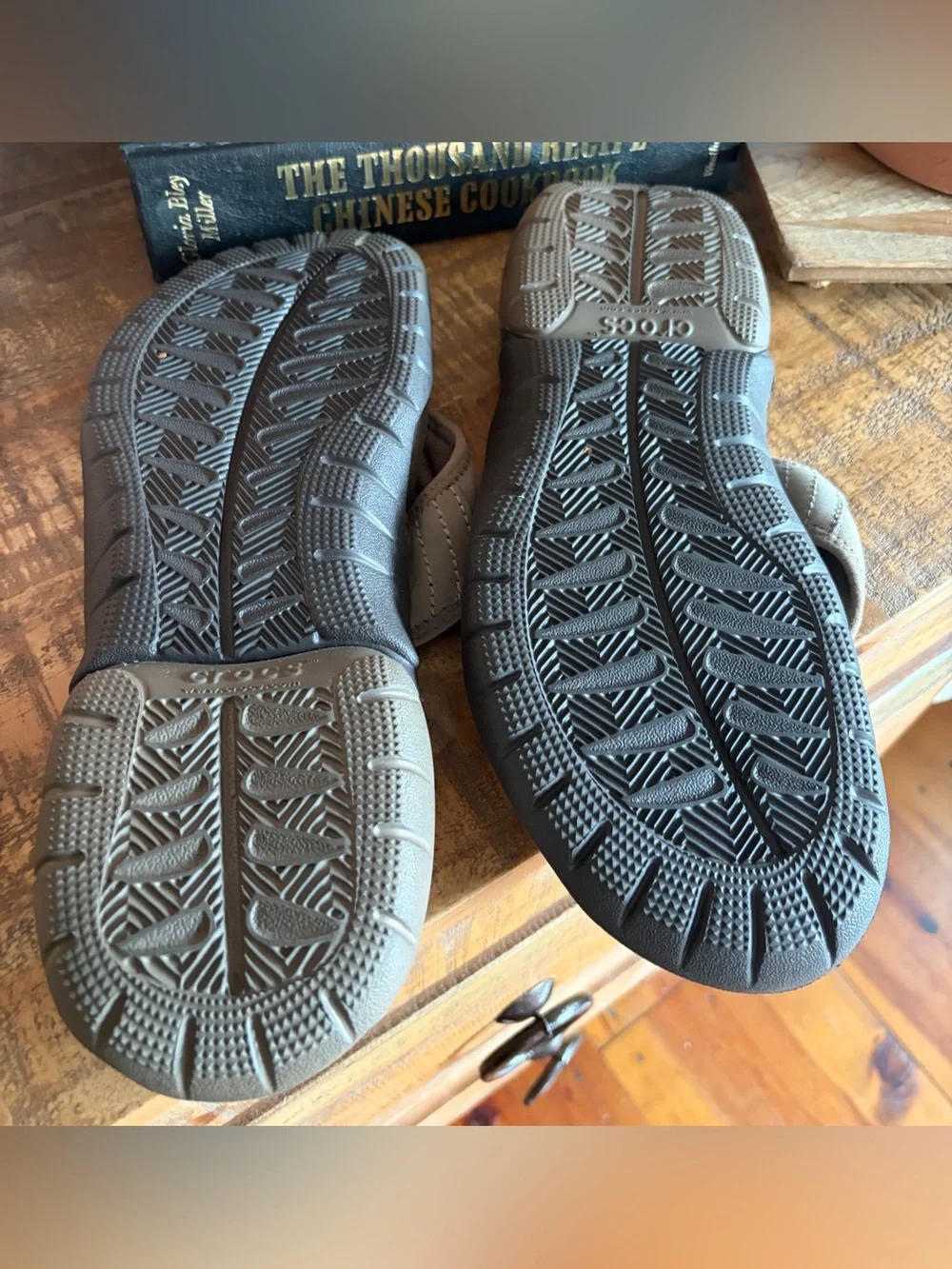 CROCS Men's Brown/Tan Comfort Flip Sandals Size 13